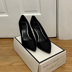 White House Black Market black 4” heel pumps